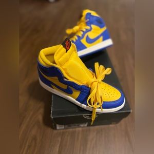 Jordan 1 RETRO HIGH, Size 3Y(PS), Color Game Royal/Varsity Maize